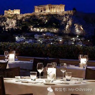 晚餐您将在一家卫城景观餐厅享用浪漫双人晚餐